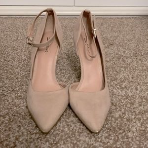Call it Spring nude heels